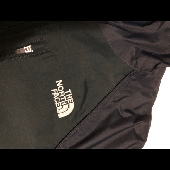 The North Face Medium rain jacket - Picture 2 of 4